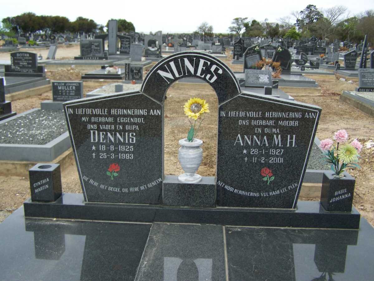 NUNES Dennis 1925-1993 &amp; Anna M.H. 1927-2001