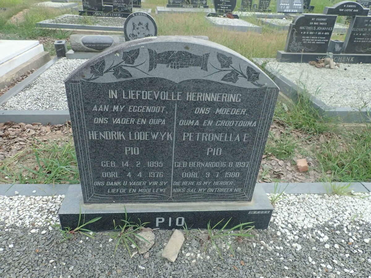 PIO Hendrik Lodewyk 1895-1976 & Petronella E. BERNARDO 1897-1980