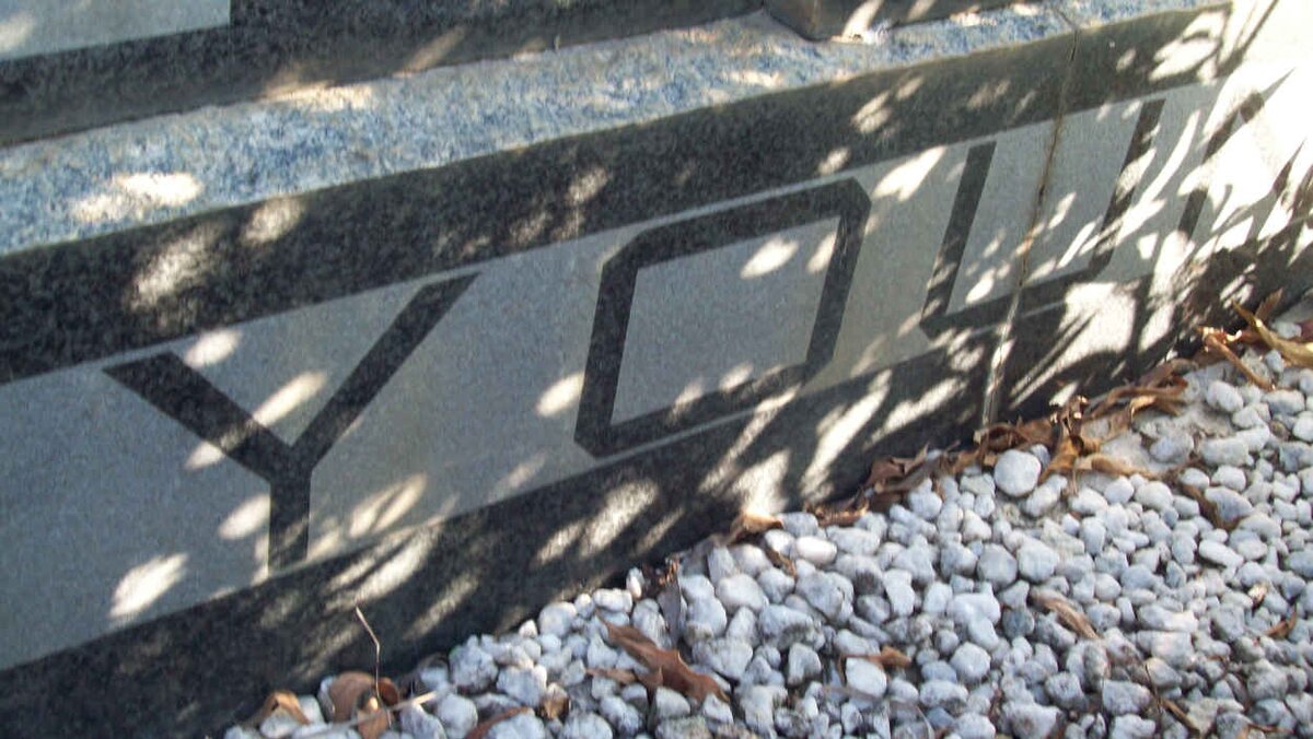 YOUNG Esias Engelbertus 1915-1965