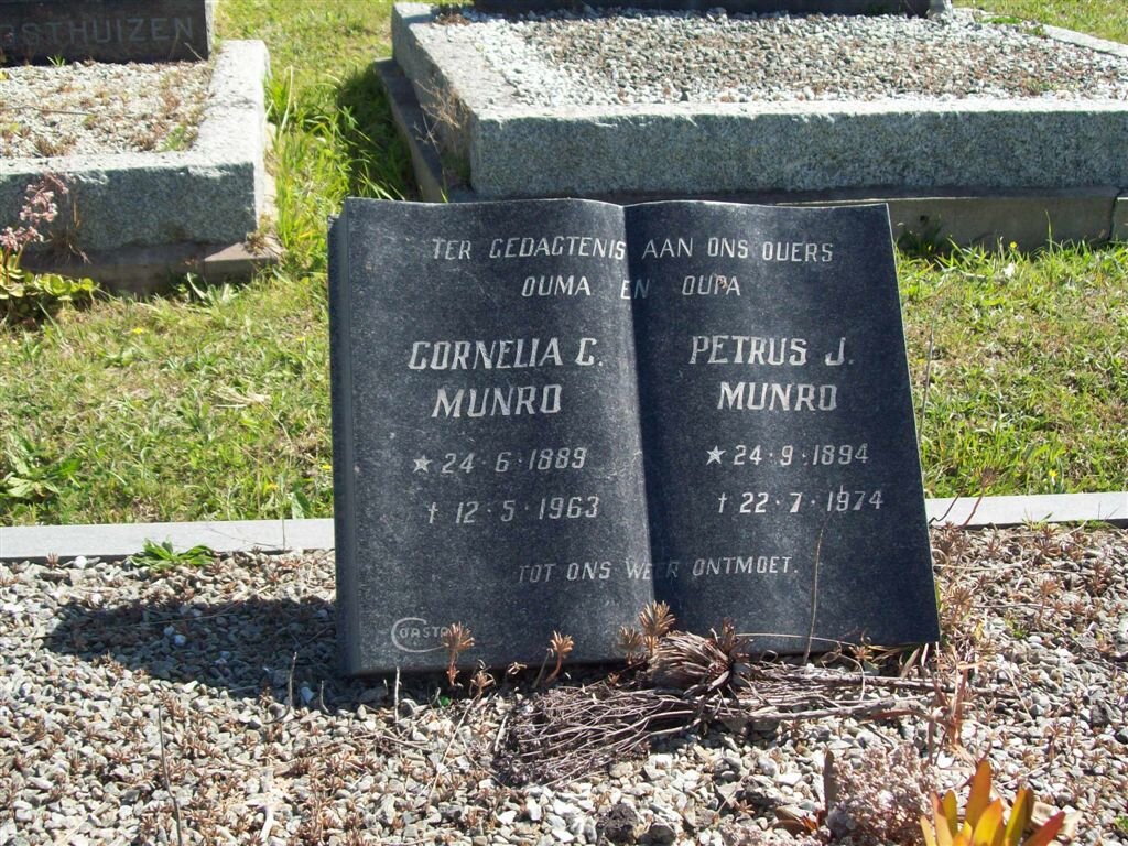 MUNRO Petrus J. 1994-1974 &amp; Cornelia C. 1889-1963