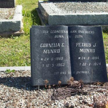 MUNRO Petrus J. 1994-1974 &amp; Cornelia C. 1889-1963