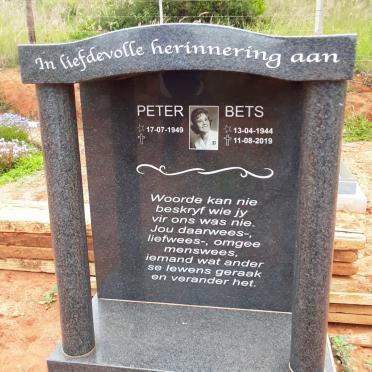 WILLS Peter 1949- &amp; Bets 1944-2019