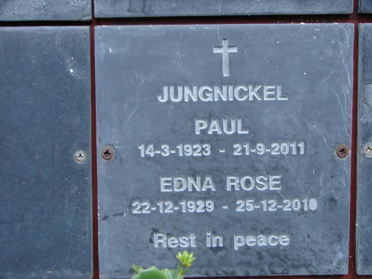 JUNGNICKEL Paul 1923-2011 &amp; Edna Rose 1929-2010