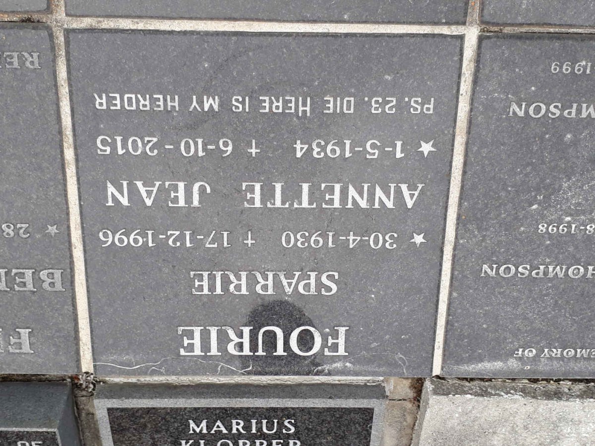 FOURIE Sparrie 1930-1996 &amp; Annette Jean 1934-2015