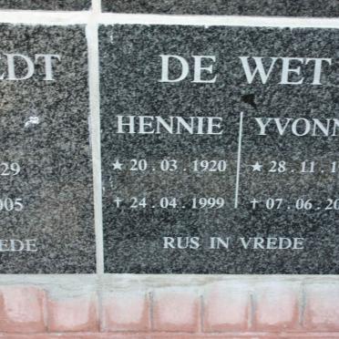 WET Hennie, de 1920-1999 &amp; Yvonne 1930-2005