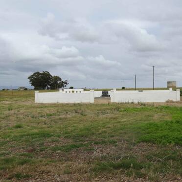 Western Cape, HEIDELBERG district, Kleine Duine Rug 470, farm cemetery