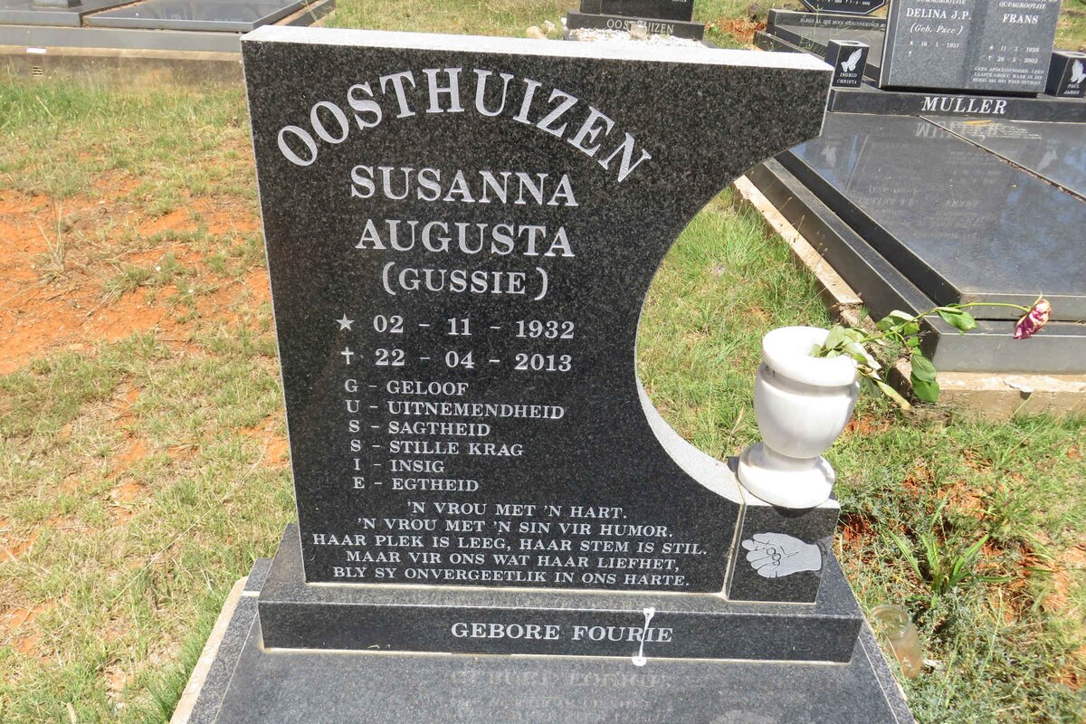 OOSTHUIZEN Susanna Augusta nee FOURIE 1932-2013