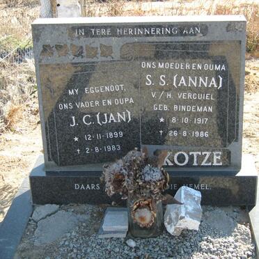 KOTZE J.C. 1899-1983 &amp; S.S. formerly VERCUIEL nee BINDEMAN 1917-1986