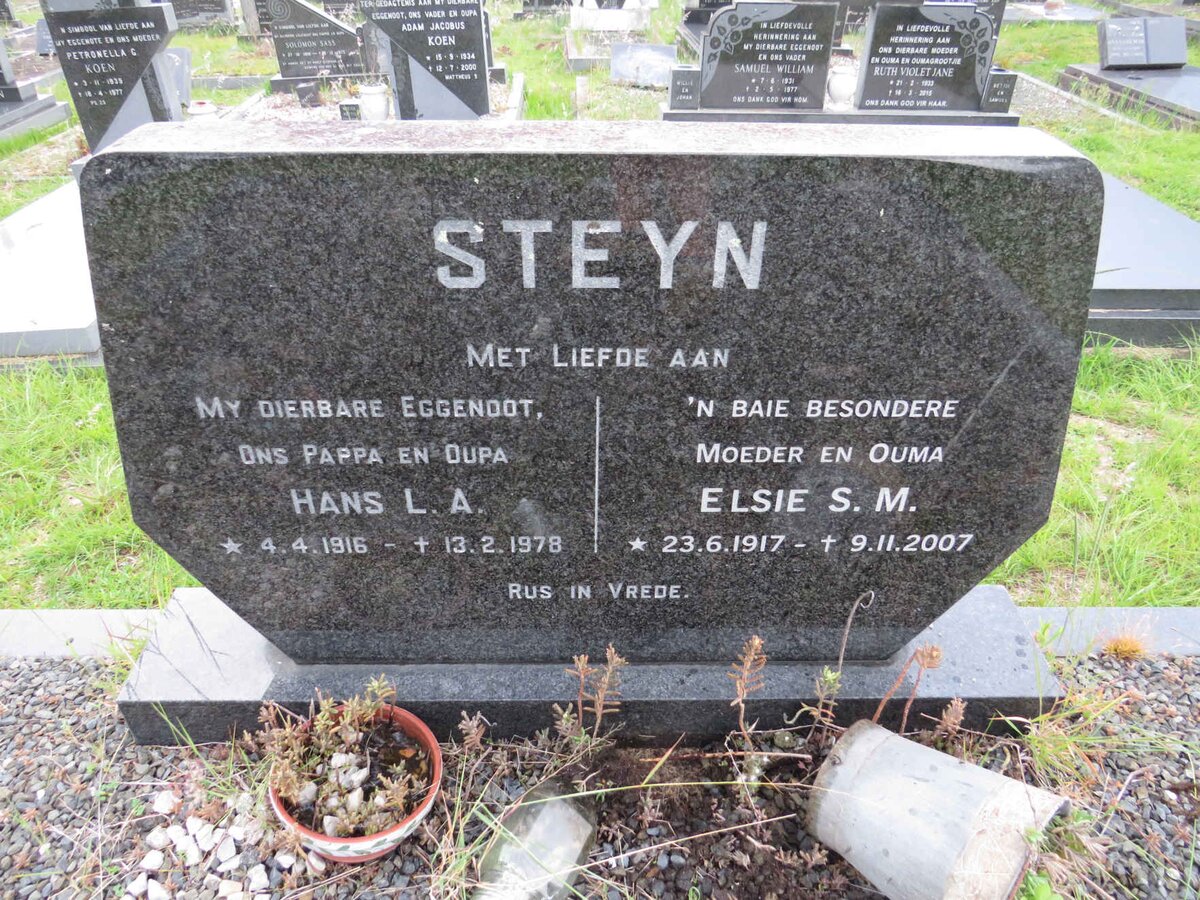 STEYN Hans L.A. 1916-1978 & Elsie S.M. 1917-2007