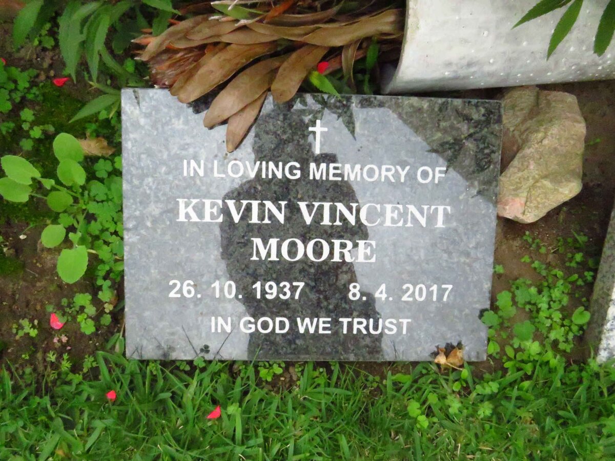 MOORE Kevin Vincent 1937-2017