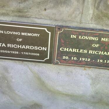 RICHARDSON Charles 1912-1999 :: RICHARDSON Rita 1928-2009