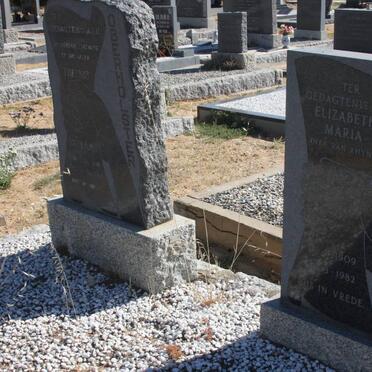 OBERHOLSTER Theunis Nicolaas 1906-1964 &amp; Elizabeth Maria VAN RHYN 1909-1982