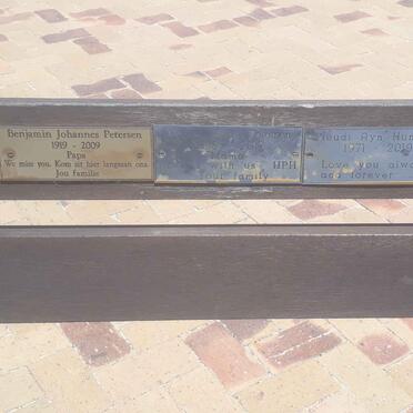 PETERSEN Benjamin Johannes 1919-2009 &amp; Yvonne Elliott 1925-2017 :: HUNTER Jeudi Ayn 1971-2019