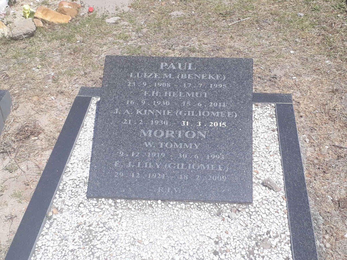 PAUL Luize M. nee BENEKE 1908-1995 :: PAUL F.A. Helmut 1930-2011