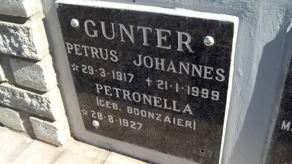 GUNTER Petrus Johannes 1917-199 &amp; Petronella nee BOONZAIER 1927-