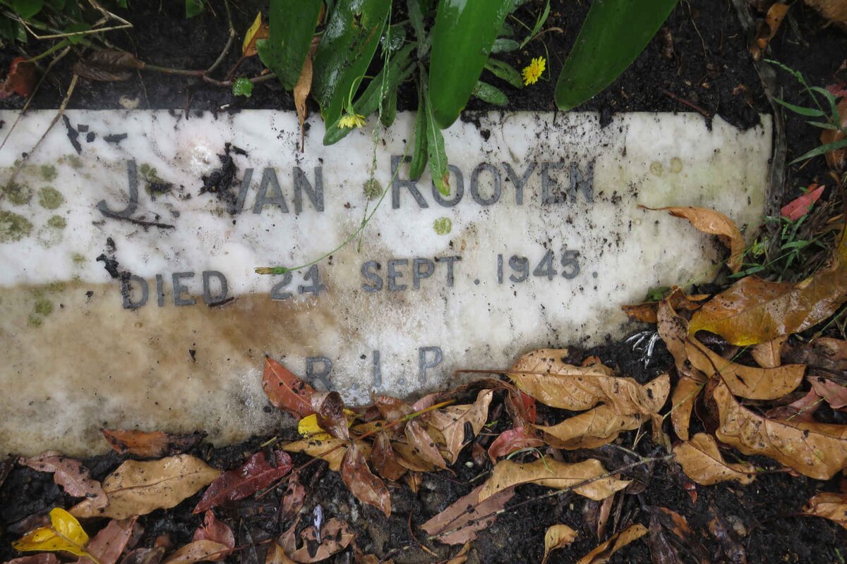 ROOYEN J., van -1945