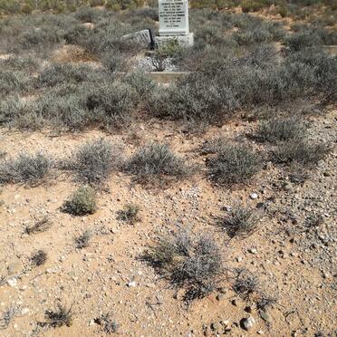 Western Cape, LADISMITH district, Baviaans Krans 196_2, farm cemetery