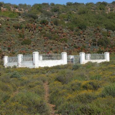 Western Cape, LADISMITH district, Kroonfontein 85, farm cemetery