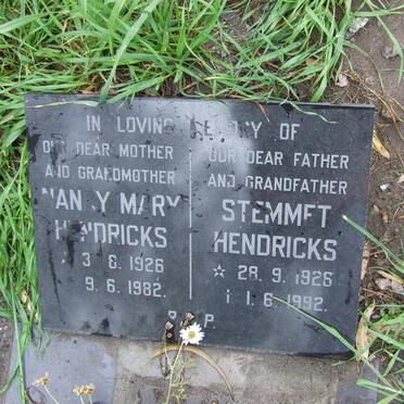 HENDRICKS Stemmet 1926-1992 &amp; Nancy Mary 1926-1982