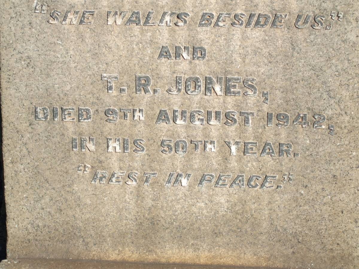 JONES T.R. -1942