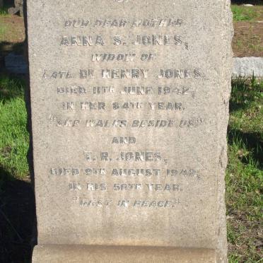 JONES Anna S. -1942 :: JONES T.R. -1942