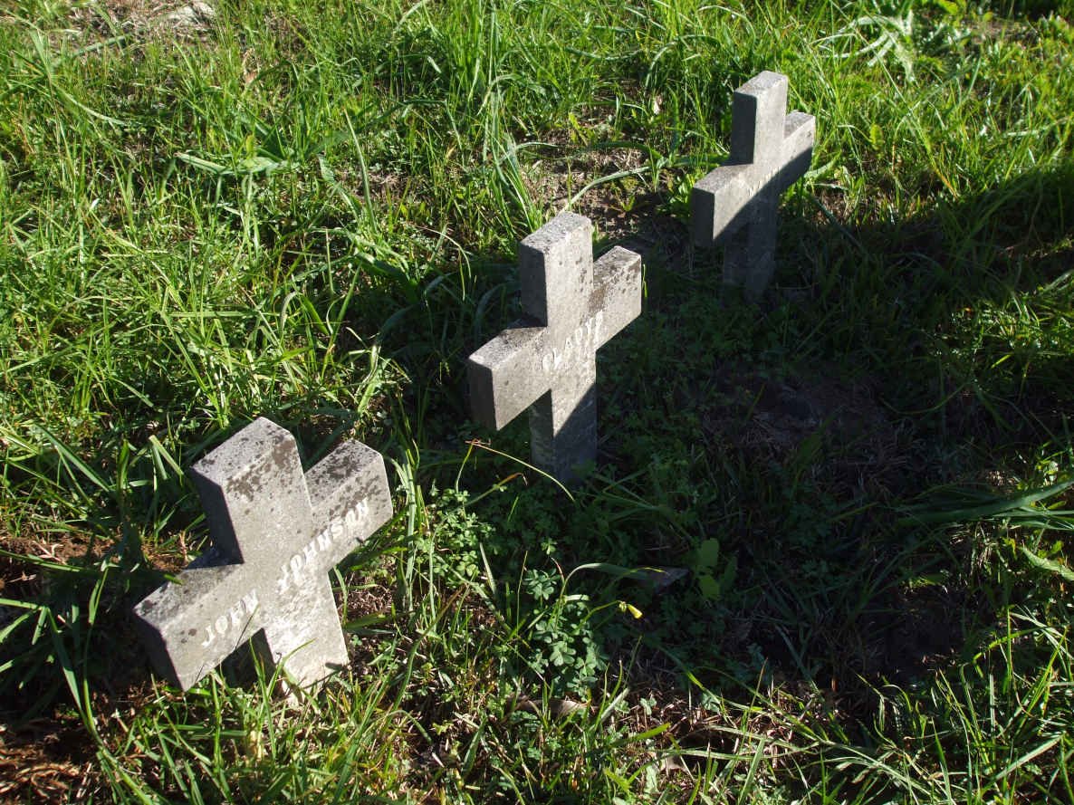 JOHNSON John :: ? Mabel :: ? Gladys