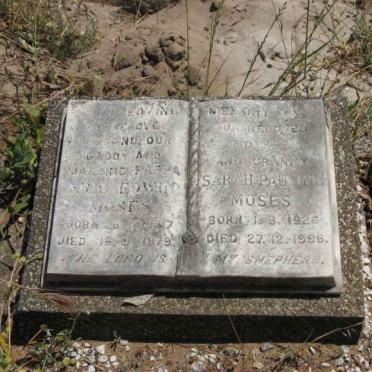 MOSES ? Edwin 1917-1979 &amp; Sarah Pauline 1926-1996