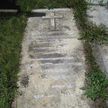 NIEKUS T.J.A. -1961 &amp; Anna Maria 1892-1983