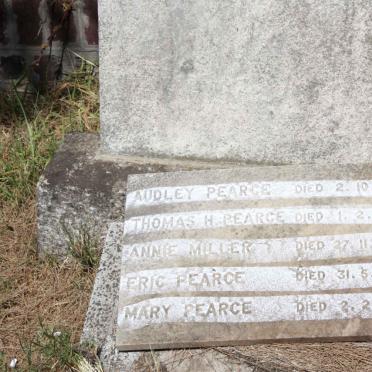 PEARCE Audley -1913 :: PEARCE Thomas H. -1933 :: PEARCE Eric -1949 :: PEARCE Mary -1957 :: MILLER Annie -1947