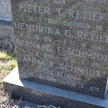 RETIEF Pieter T. -1913 &amp; Hendrika G. 1861-1942