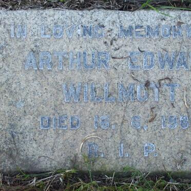 WILLMOT Edgar Walter -1928 :: WILLMOTT Emily M. -1958 :: WILLMOTT Arthur Edward -1980