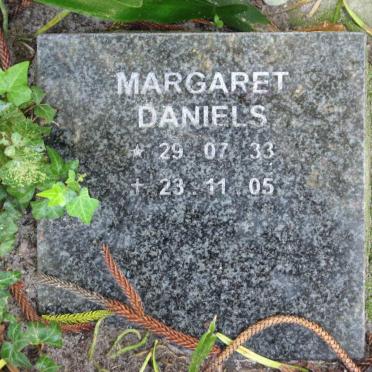 DANIELS Margaret 1933-2005