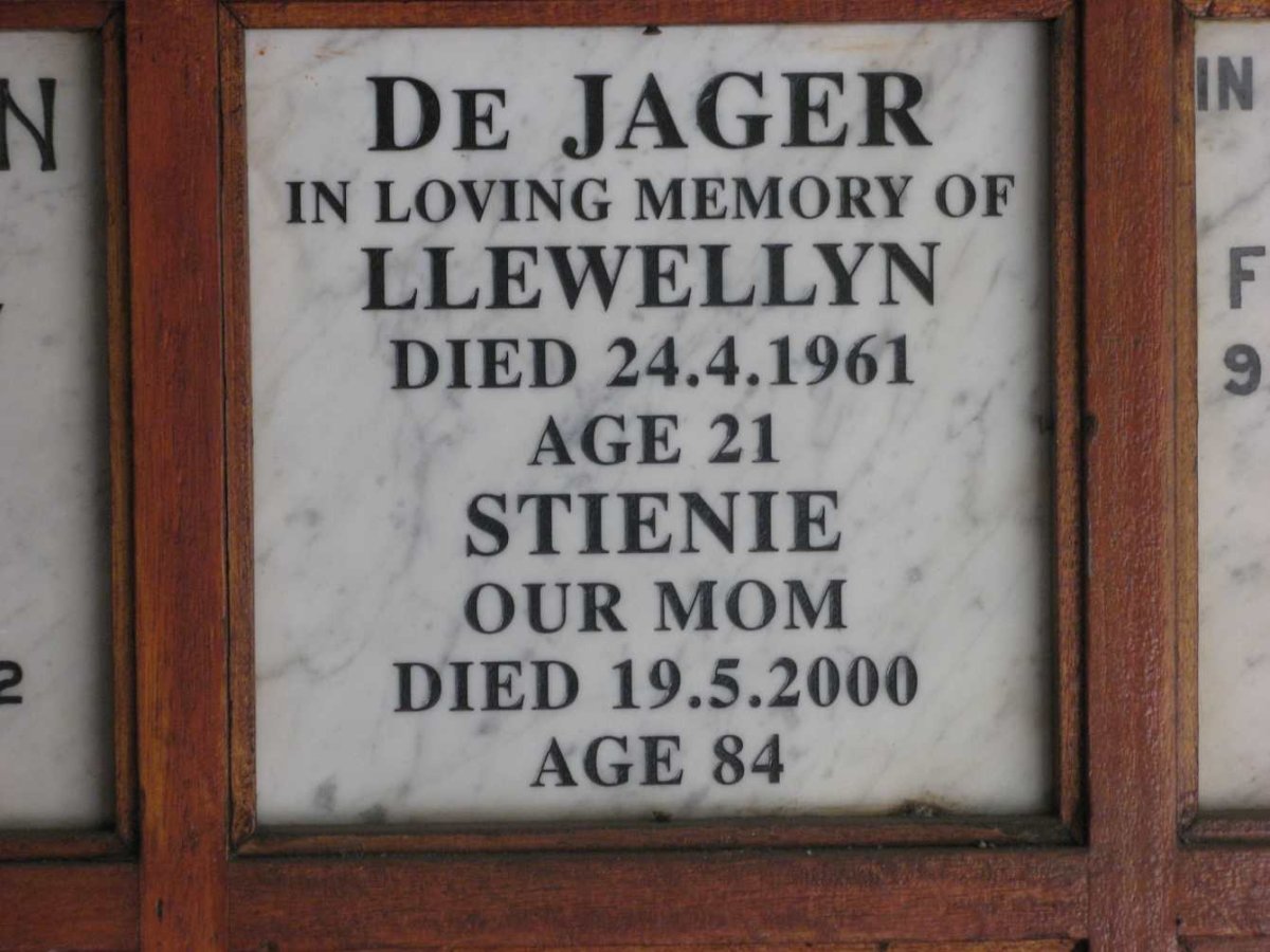 JAGER Stienie, de -2000 :: DE JAGER Llewellyn -1961