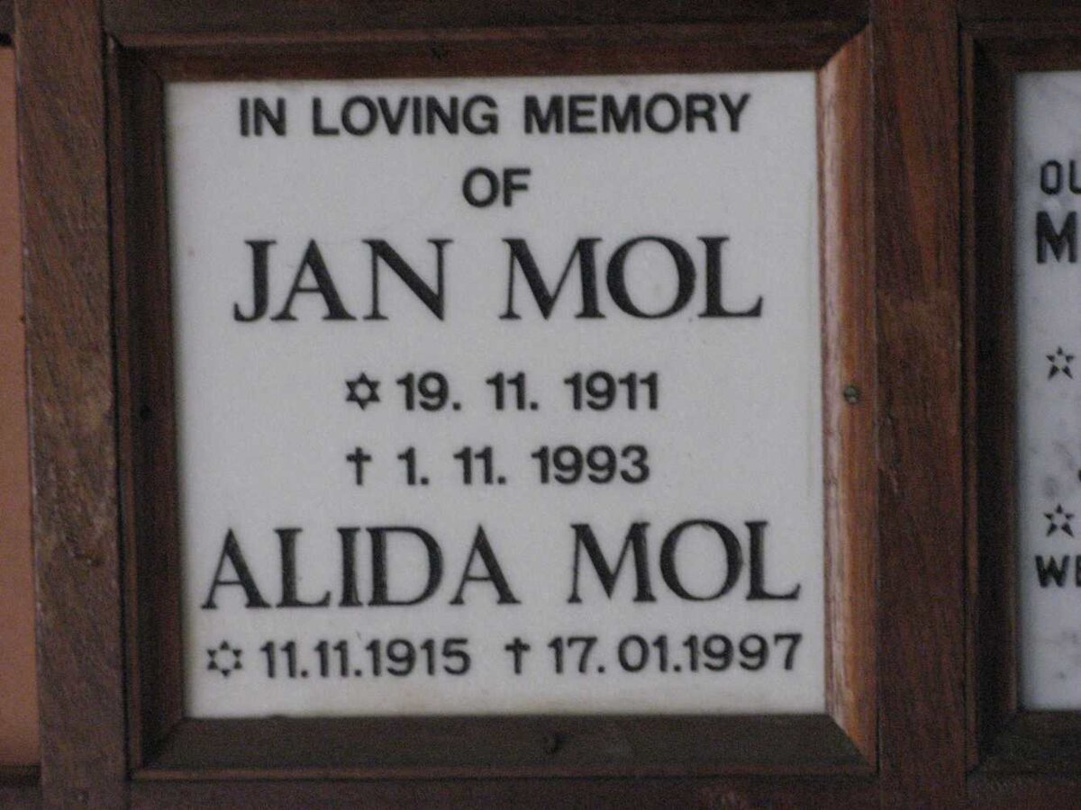 MOL Jan 1911-1993 &amp; Alida 1915-1997