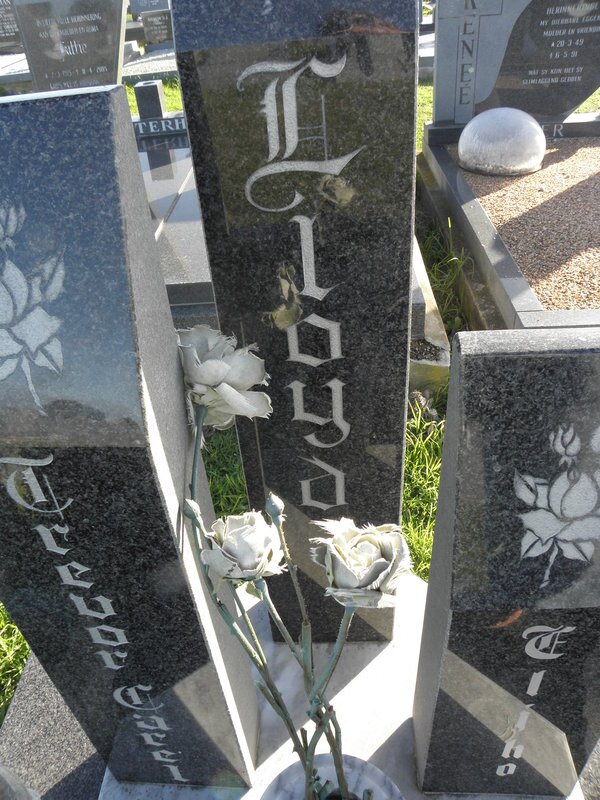 LLOYD Trevor Carel 1951-1992 &amp; Eljho RALL nee COLESKE 1963-2005