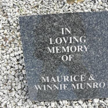 MUNRO Maurice &amp; Winnie