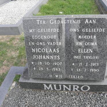 MUNRO Nicolaas Johannes 1907-1983 &amp; Ellen TAYLOR 1915-1990