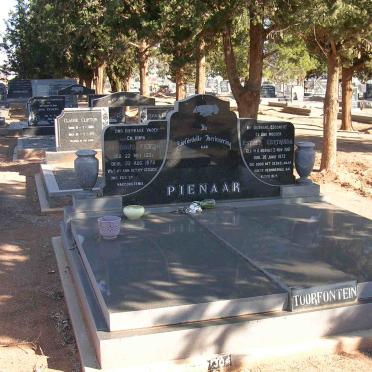 PIENAAR Jacobus Petrus 1897-1978 &amp; Esther Gertruida V.D. MERWE 1901-1972