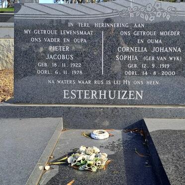 ESTHERHUIZEN Pieter Jacobus 1922-1978 &amp; Cornelia Johanna Sophia VAN WYK 1919-2000