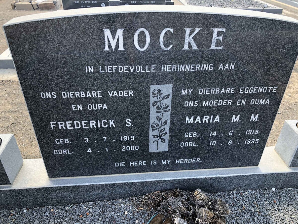 MOCKE Frederick S. 1919-2000 &amp; Maria M.M. 1918-1995