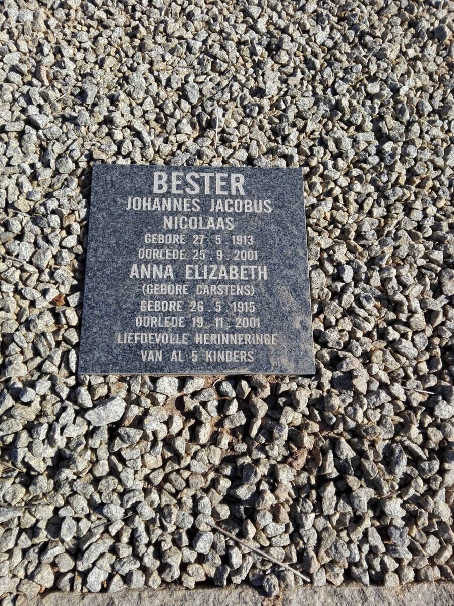 BESTER Johannes Jacobus Nicolaas 1913-2001 & Anna Elizabeth CARSTENS 1915-2001