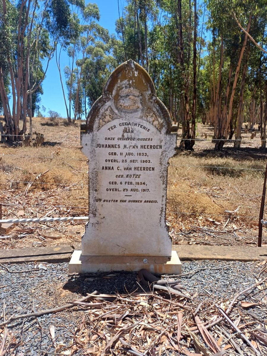 HEERDEN Johannes H., van 1833-1903 & Anna C. KOTZE 1854-1917