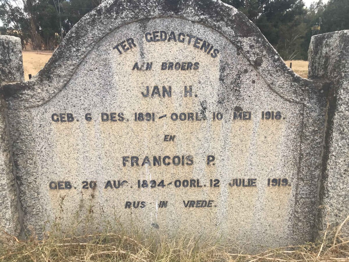 MOSTERT Hillie A. nee HUYSAMEN 1863-1930 :: HOUGAARD Elizabeth J. nee MOSTERT 1885-1926 :: MOSTERT Jan H. 1891-1918 :: MOSTERT Francois P. 1894-1919 _3