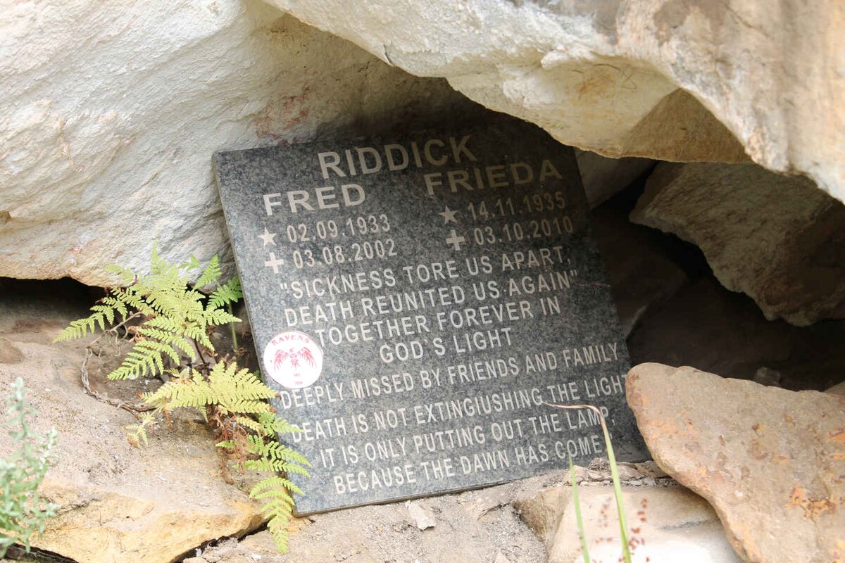 RIDDICK Fred 1933-2022 & Frieda 1935-2010