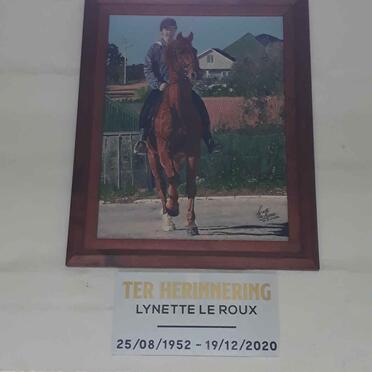 ROUX Lynette, le 1952-2020