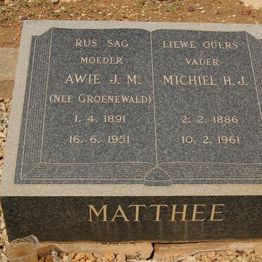 MATTHEE Michiel H.J. 1886-1961 &amp; Awie J.H. GROENEWALD 1891-1951