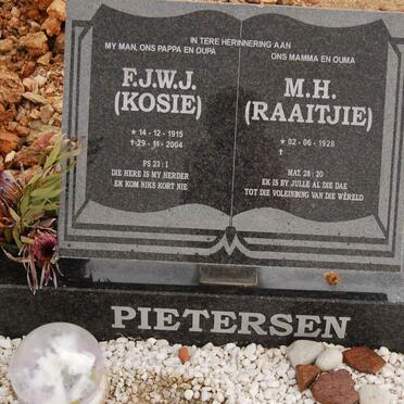 PIETERSEN F.J.W.J. 1915-2004 &amp; M.H 1928-