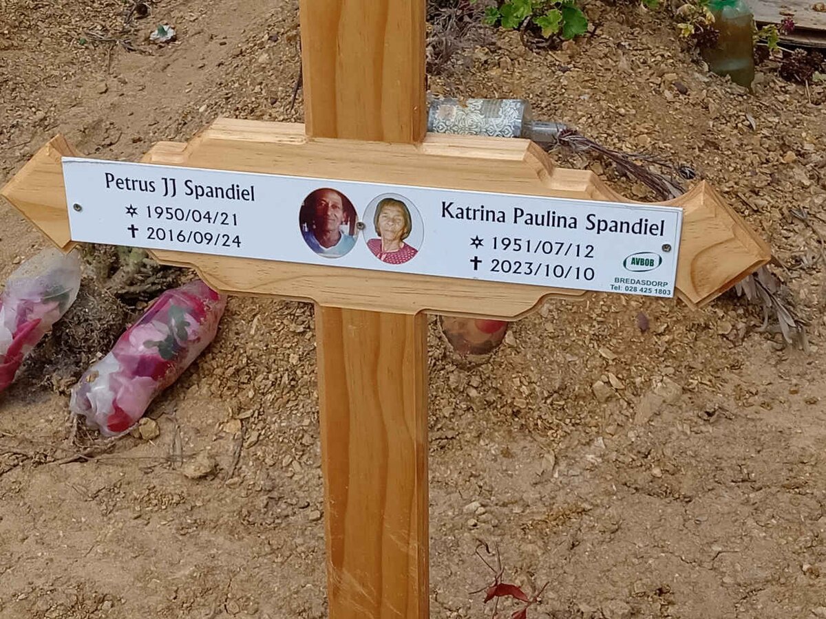 SPANDIEL Petrus J.J. 1950-2016 &amp; Katrina Paulina 1951-2023