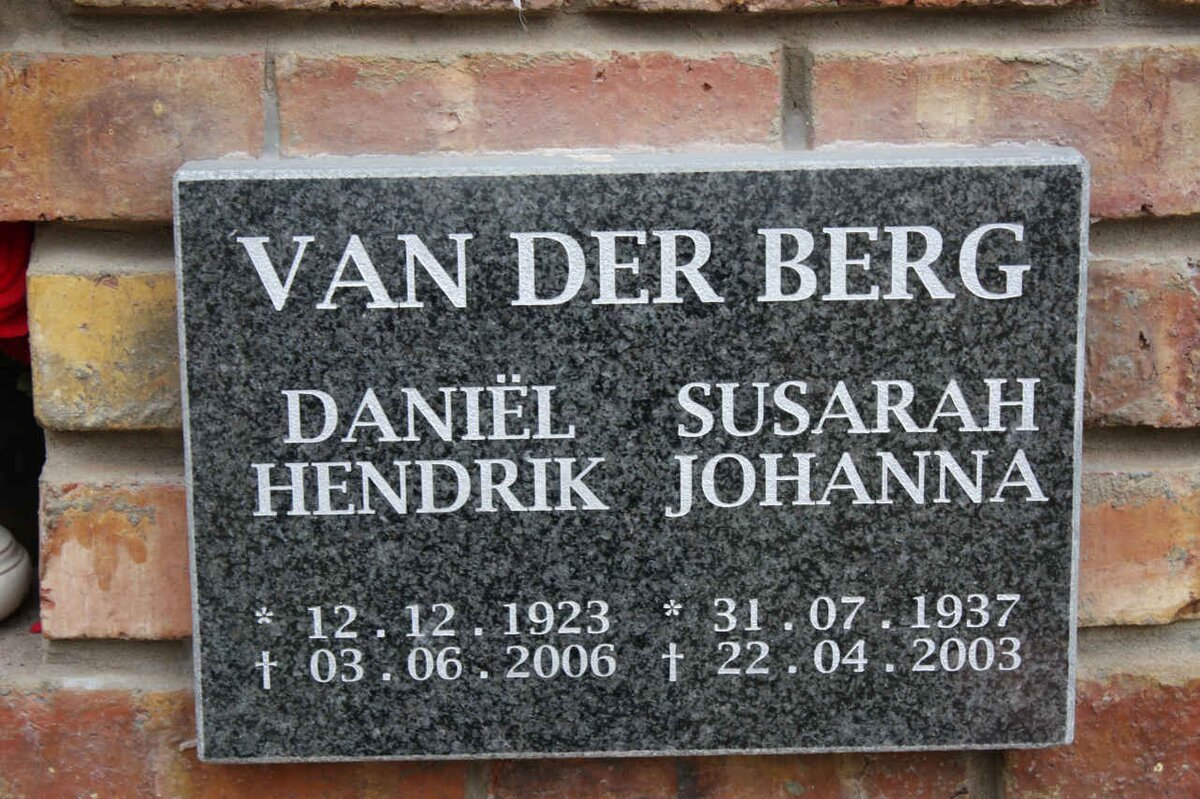 BERG Daniel Hendrik, van der 1923-2006 &amp; Susarah Johanna 1937-2003