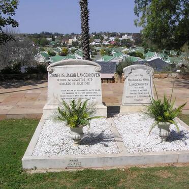 Western Cape, OUDTSHOORN, Arbeidsgenot, 217 Jan van Riebeeck Road, CJ Langenhoven graves